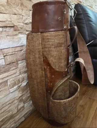 Bolsa de golf vintage de mimbre y cuero