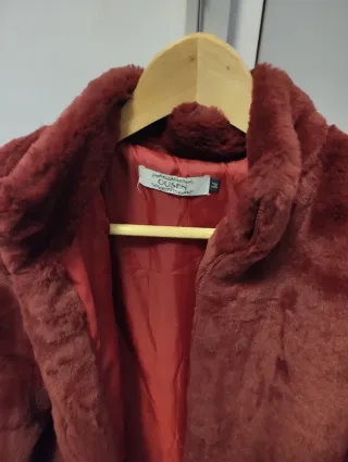 Cazadora efecto pelo marrón rojizo