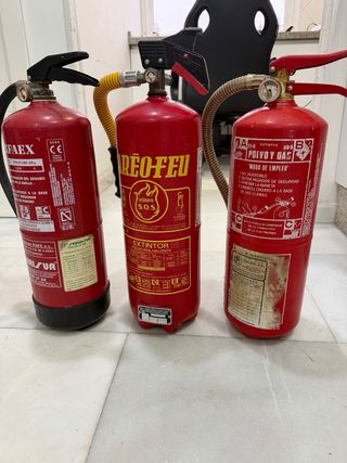 3 Extintores Polvo ABC y CO2