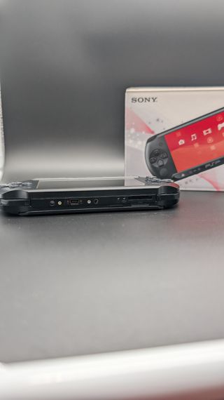 PSP Street E1000 Charcoal Black con caja
