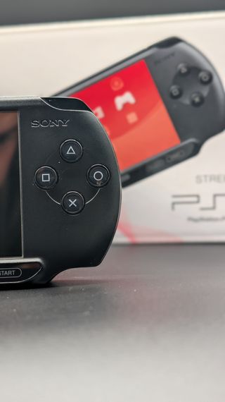 PSP Street E1000 Charcoal Black con caja