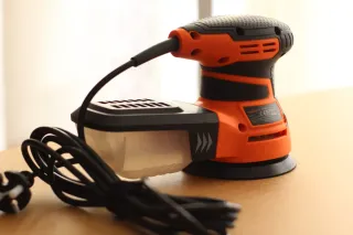 Lijadora orbital TACKlife.