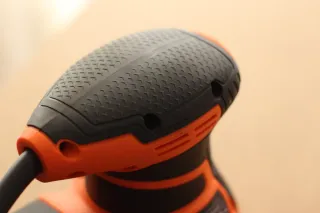 Lijadora orbital TACKlife.