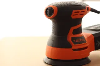 Lijadora orbital TACKlife.