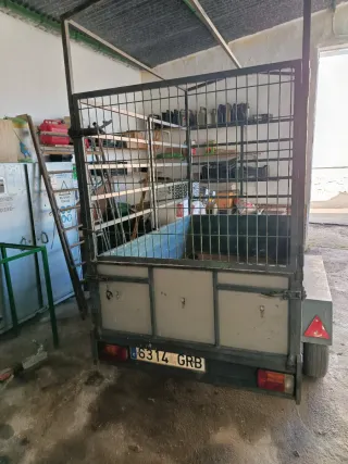 Remolque agrícola con jaula