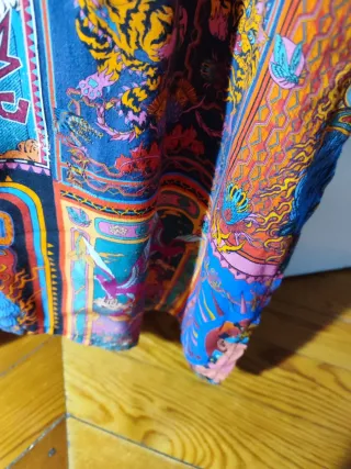 Vestido estampado multicolor.