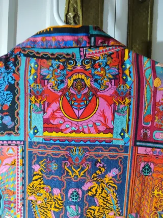 Vestido estampado multicolor.