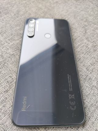 Xiaomi Redmi Note 8T con custodia trasparente