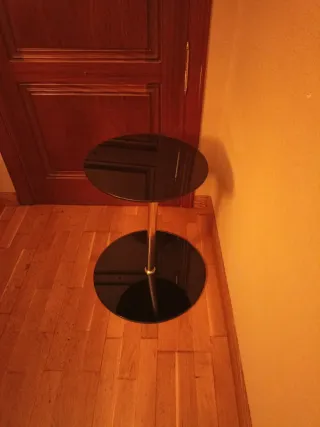 Mesa auxiliar cristal y metal