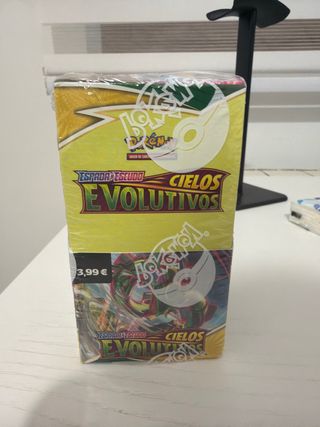 Caja 18 Sobres Pokémon Cielos Evolutivos