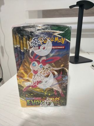 Caja 18 Sobres Pokémon Cielos Evolutivos