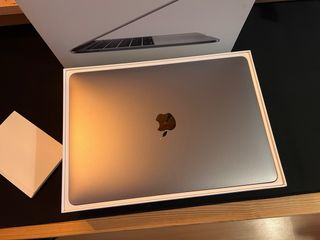 MacBook Pro 2017 128GB Plata