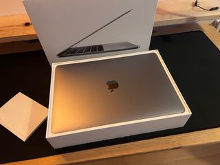 MacBook Pro 2017 128GB Plata
