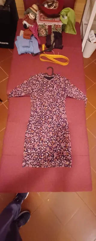 Tubino elasticizzato aderente fiorato