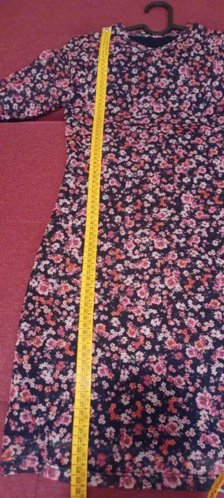 Tubino elasticizzato aderente fiorato