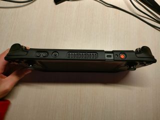 Custodia Spigen Rugged Armor per Steam Deck