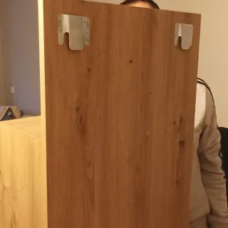 Juego de Cabecero de cama con mesilas de noche.