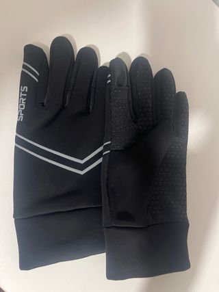Guantes deportivos negros