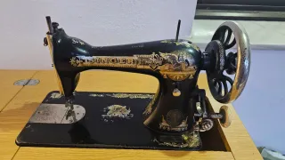 Máquina de coser Singer antigua