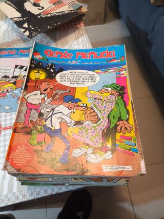 LOTE 198 CÓMICS GENTE MENUDA SUPLEMENTOS ABC