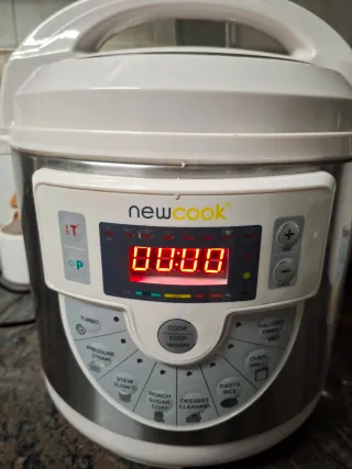 Robot de cocina blanco