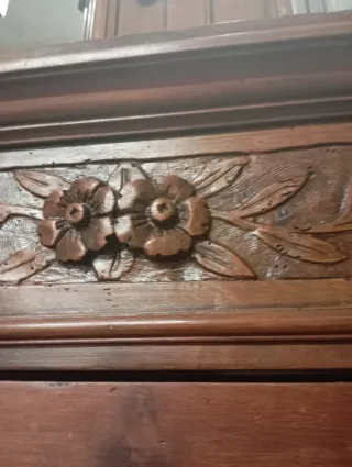 Vetrina in legno e vetro