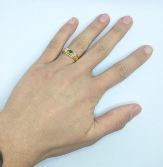 Anillo de oro de 18k zafiro, 3.04 g, T-17.