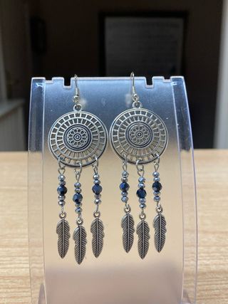 Pendientes Aro con Plumas y Cuentas