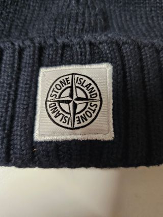 Gorro Stone Island. Azul Marino