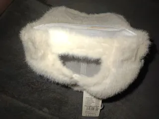 Gorra UGG Blanca Peluda