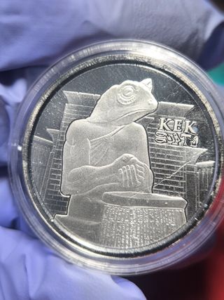 Moneda 1 Onza Plata Dios Egipcio KEK