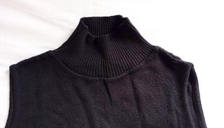 Jersey sin manga cuello alto mujer