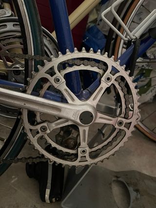 Bicicleta azul de carretera fixie
