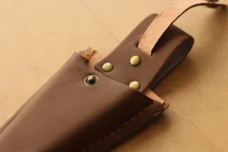 Riñonera para tijeras de podar de cuero