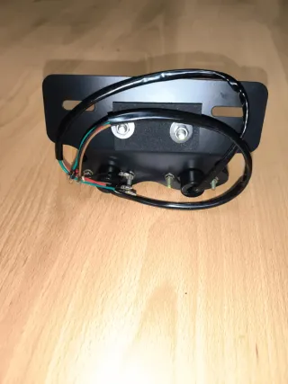 Luz trasera LED moto con soporte matrícula