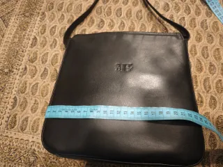 Bolso de piel negro