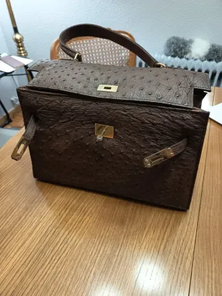 Bolso de piel marrón