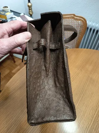 Bolso de piel marrón