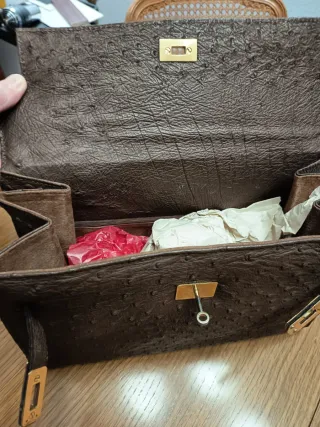 Bolso de piel marrón