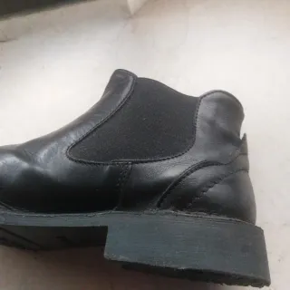 Stivaletti neri in pelle