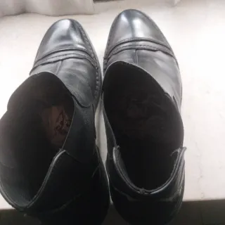 Stivaletti neri in pelle