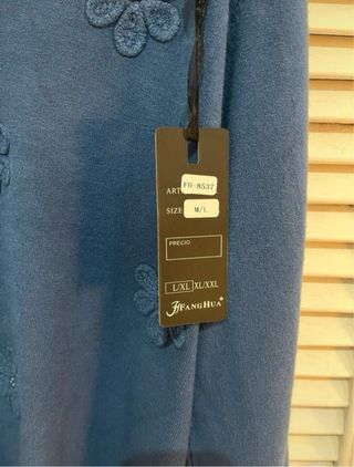 Jersey Sueter azul con flores Talla M con etiqueta