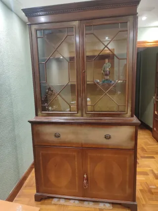 Mueble aparador vitrina clásico madera