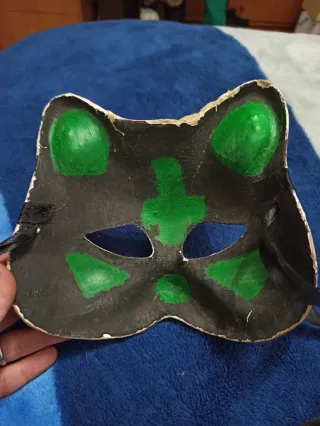 Máscara de zorro artesanal