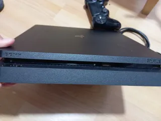 PS4 (PlayStation 4) Negra + Accesorios