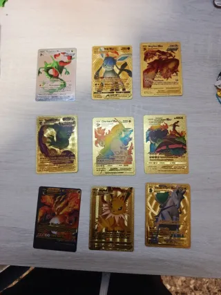 Cartas Pokémon V/VMAX Doradas( son falsas)