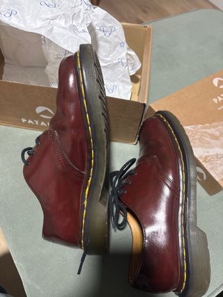 Zapatos Dr. Martens granates. Poco Uso