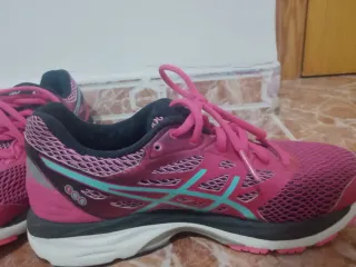 Zapatillas Asics cumulus 18  rosas