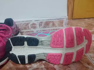 Zapatillas Asics cumulus 18  rosas