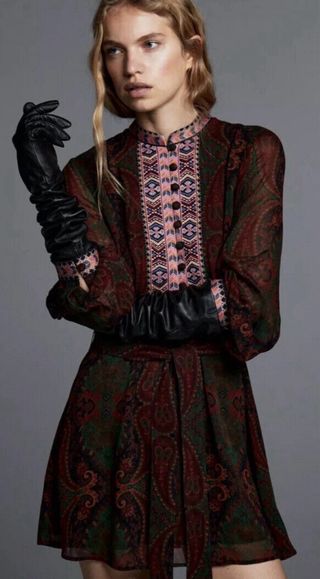 Vestido Zara estampado paisley